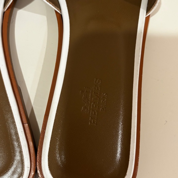 Hermes White Leather Sandals with Iconic H Design - Picture 4 of 6